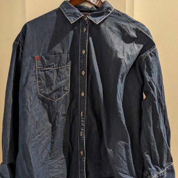 Urban Outfitters Denim Lightweight Button-Down Shirt - Small/Oversized - Picture 6 of 6